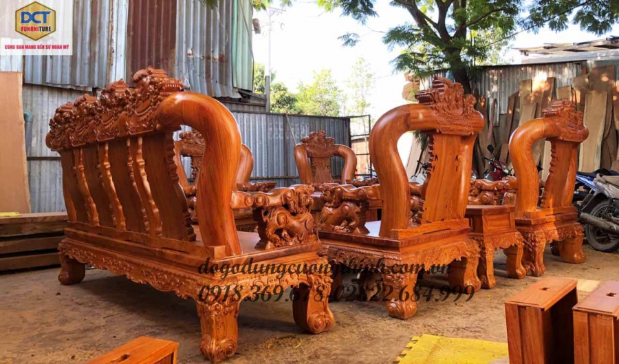 ban ghe cham nghe